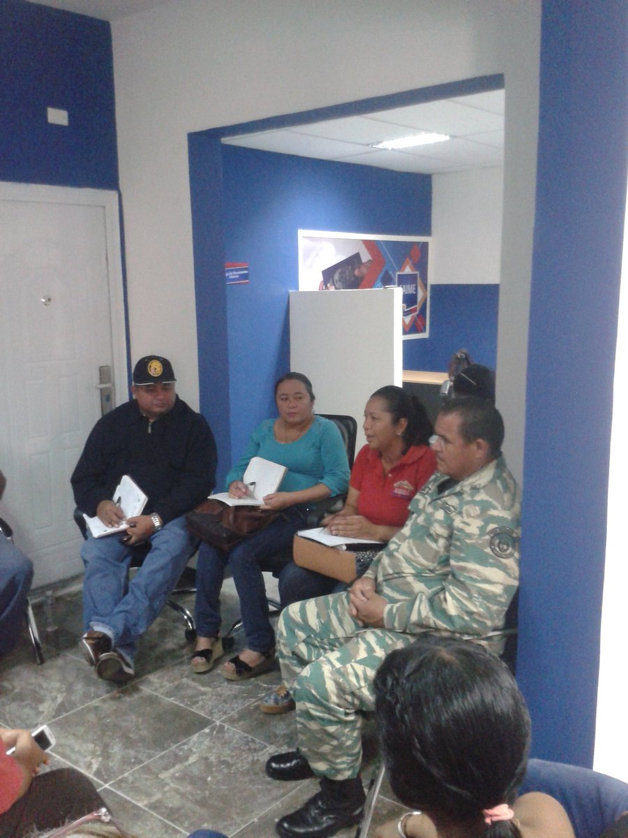 Despacho_Mauroa's tweet photo. Reunion de trabajo con la Camarada karola Bravo,para Conformar de Mesa de Repuesta atraves del Movimiento somos Vzla. @StellaLugoB https://t.co/IhPAgTErt8