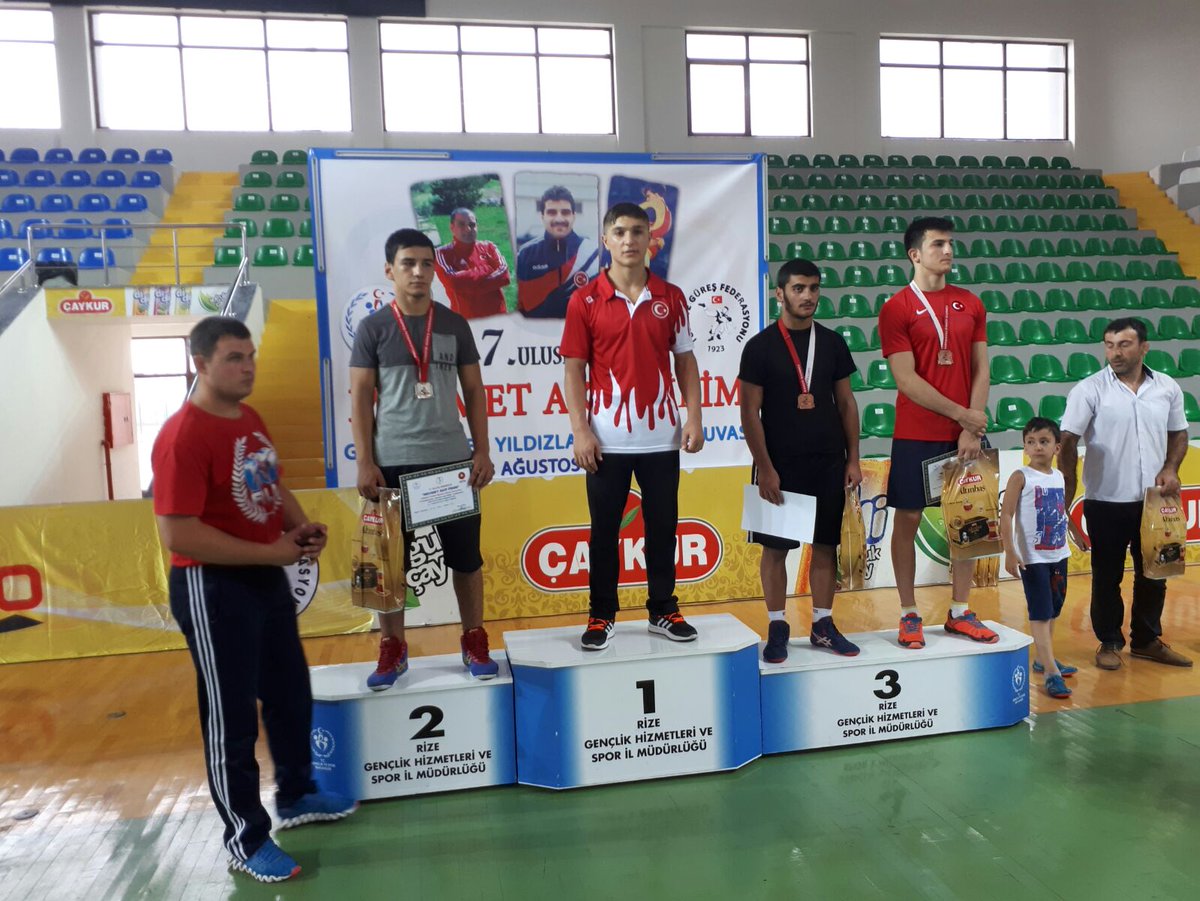 teiasgsk's tweet photo. Uluslararası Mehmet Akif Pirim Güreş Turnuvasında 69 kg.da Sporcumuz Duran TOSUN Şampiyon Olmuştur.Sporcumuzu ve Antrenörümüzü Tebrik Ederiz https://t.co/fU8QGptnu5