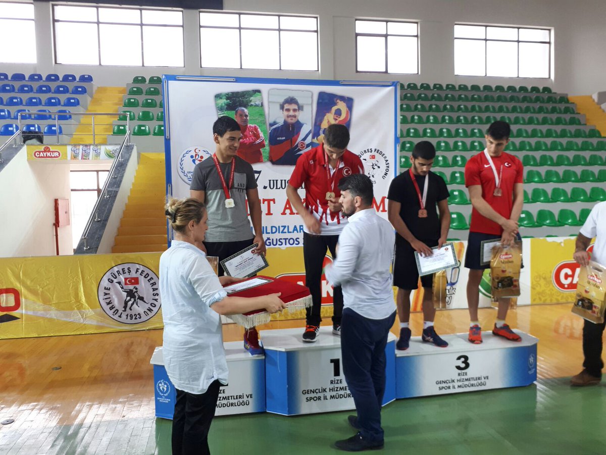 teiasgsk's tweet photo. Uluslararası Mehmet Akif Pirim Güreş Turnuvasında 69 kg.da Sporcumuz Duran TOSUN Şampiyon Olmuştur.Sporcumuzu ve Antrenörümüzü Tebrik Ederiz https://t.co/fU8QGptnu5