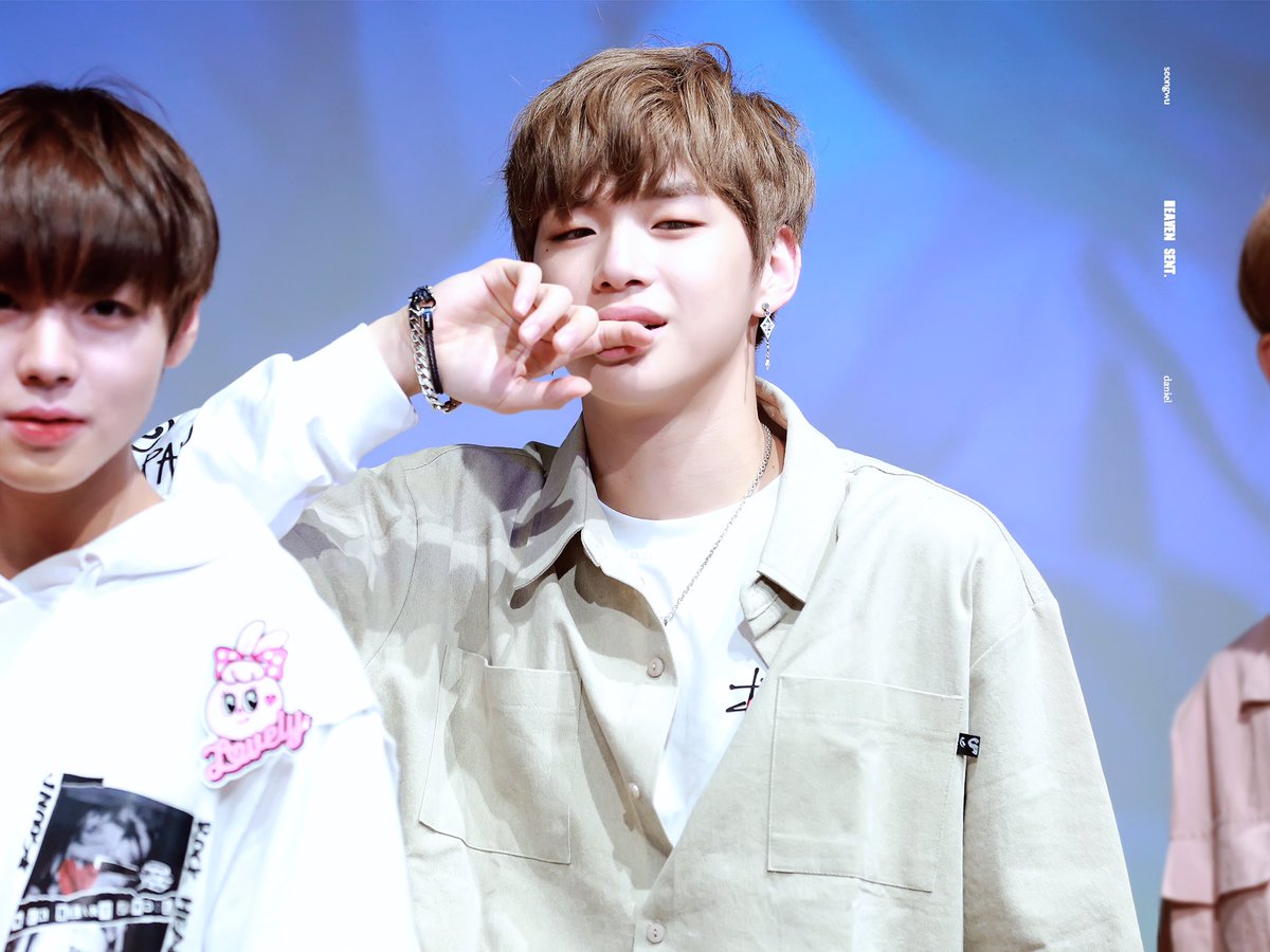 heavensent_9596's tweet photo. 170812 #강다니엘 정말... 섹시해 갓녤 😖 https://t.co/AR6tIoTlRx