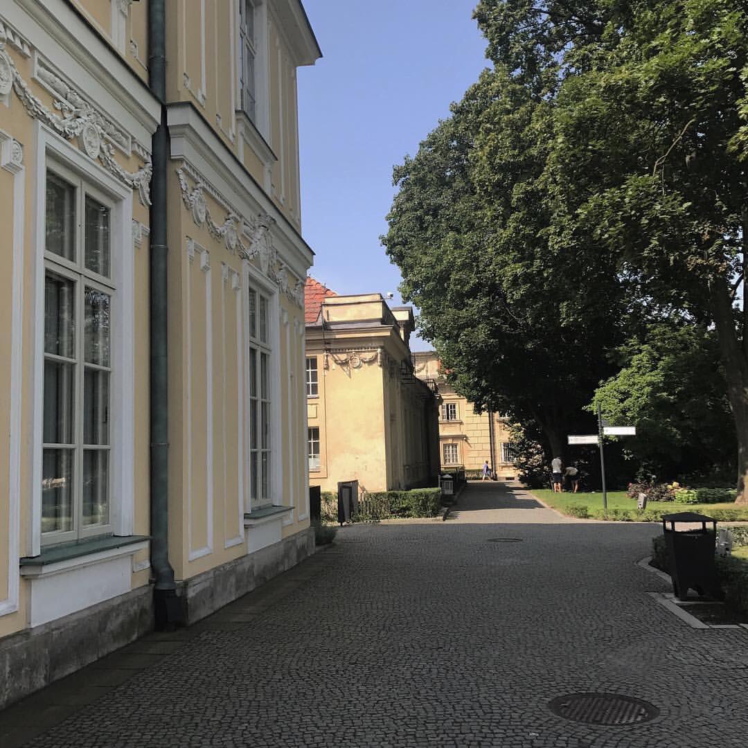 DHCTlP8UwAA9aJS.jpg:large