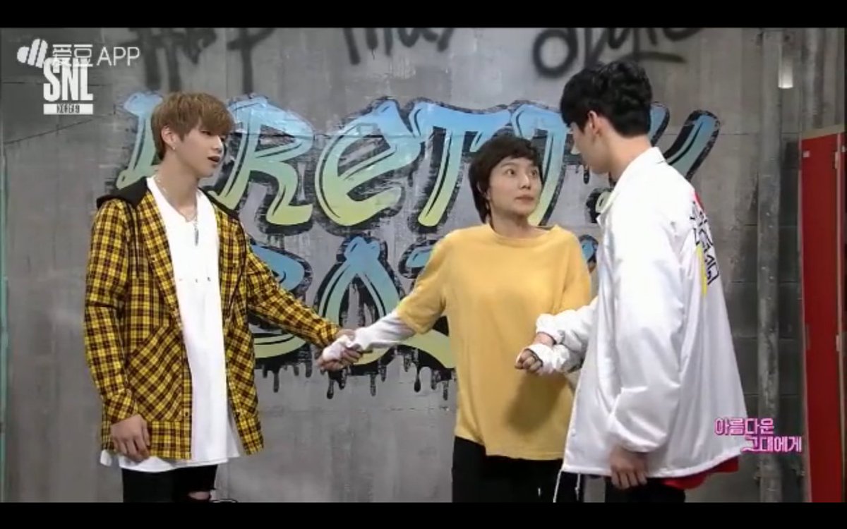 NOONA101FANSUBS's tweet photo. I will give up all my life just for a moment to be the fight between Daniel and Minhyun. omg #deaaaaad #WannaOne #์๋์ https://t.co/6Z8lO0Zq6E
