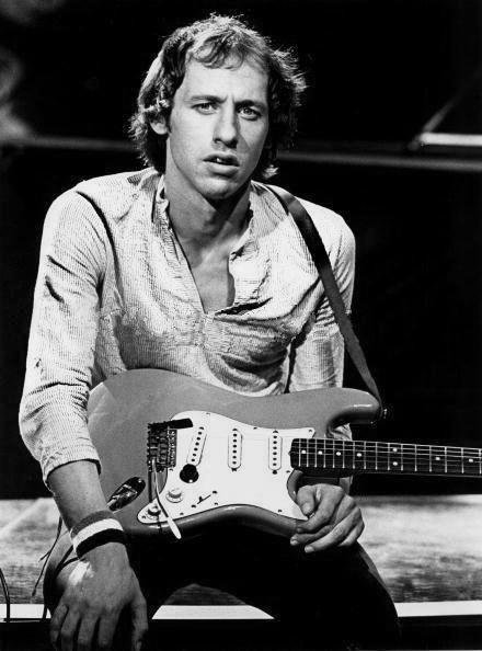 Happy birthday to guitarist, Mark Knopfler! 