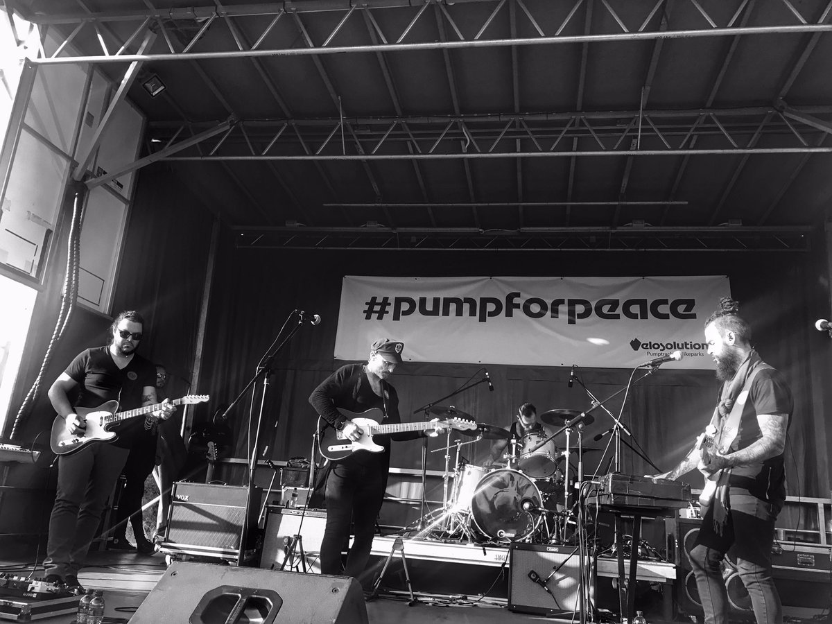 mymusicalmayhem's tweet image. .@parlotones on stage now at #pumpforpeace