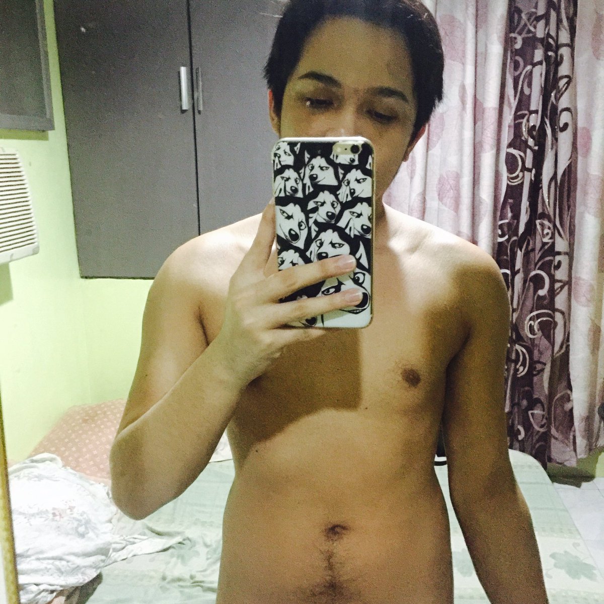 Davvvey's tweet photo. Goodnight! #bodycheck #trimmingdown https://t.co/gC5WnQV3dV
