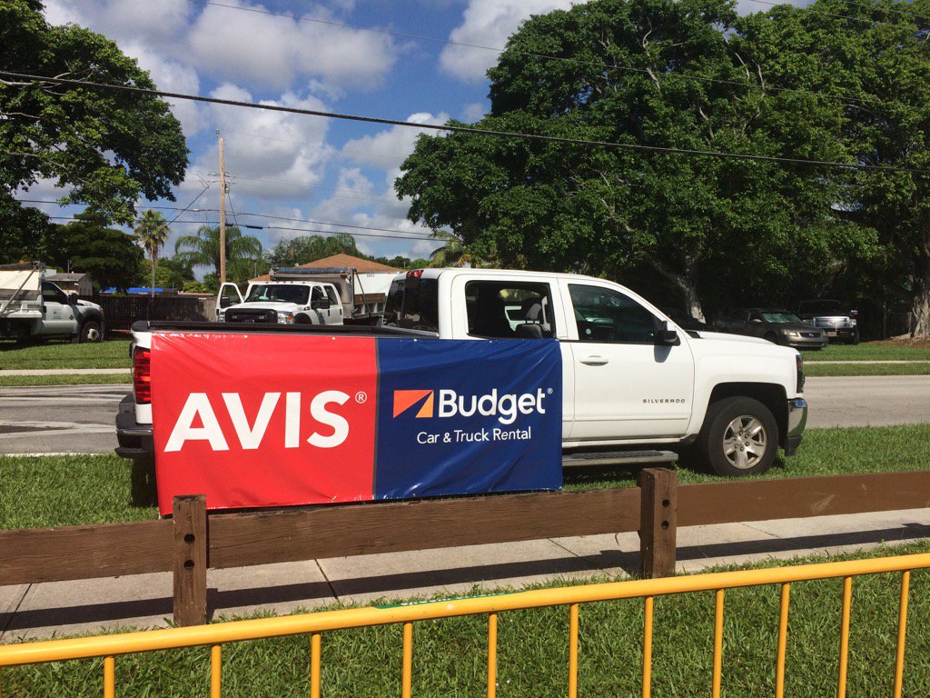 ABGSafety's tweet photo. LMCT representing in Pompano, Fl &amp; giving back at City Back to School Supply Drive! @abgCare @skjscar https://t.co/oCoYD71TWD