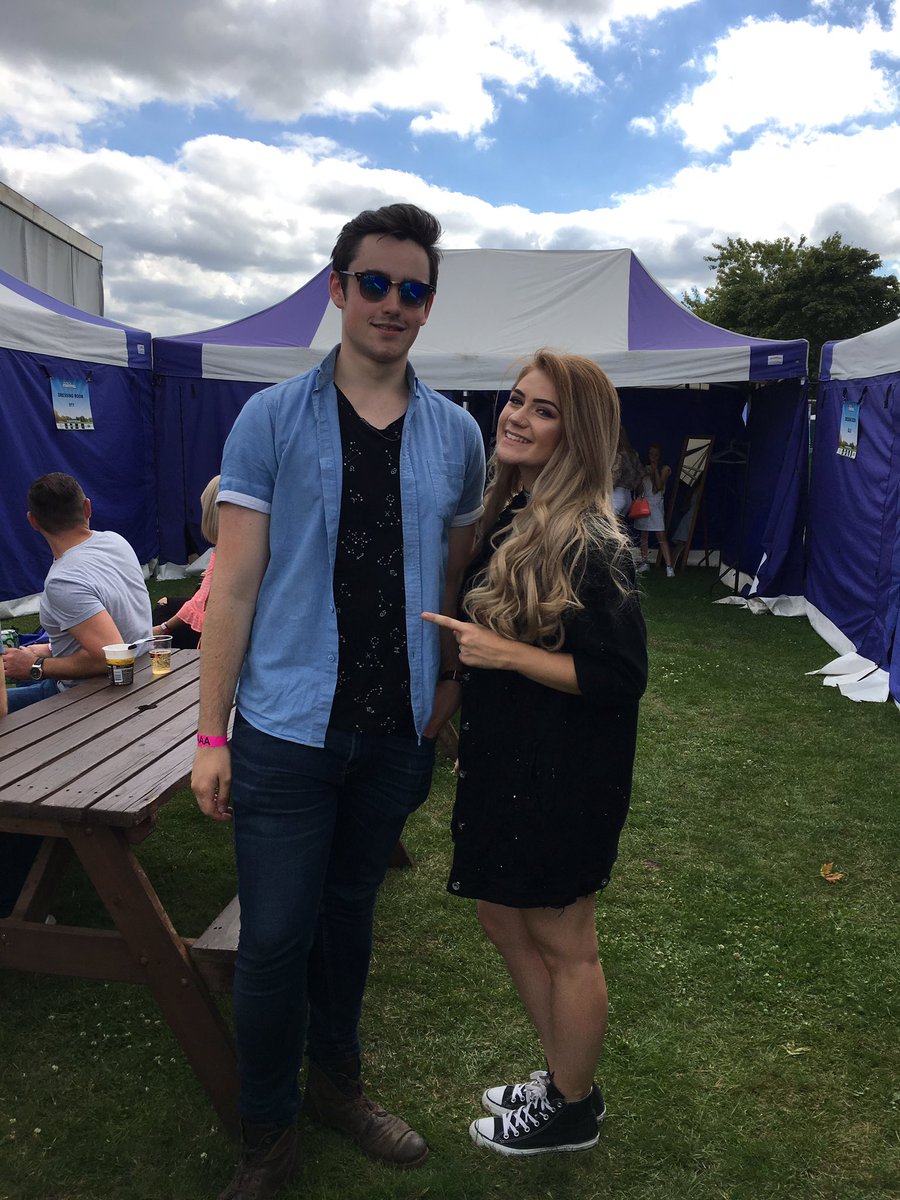 LucieeClosier's tweet photo. We are readyyyyy @nowthatsafest @iamJackFindell https://t.co/FrBK3rz45a