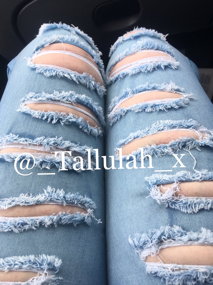 _Tallulah_x's tweet photo. #SexySaturday #ripped #ripChic #meatythighs #HotMoma #HotMilf #rippedjeans #followBack #mission1K #LoveLife 😘💋 https://t.co/2Htb8WGFJJ