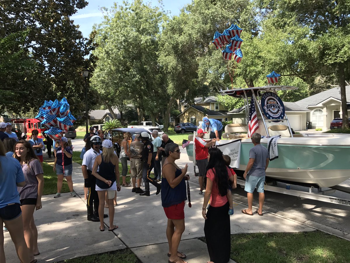 CRWS_Southeast's tweet photo. Team Southeast/USA getting ready for their welcome home parade! https://t.co/5fnXeDdI7U
