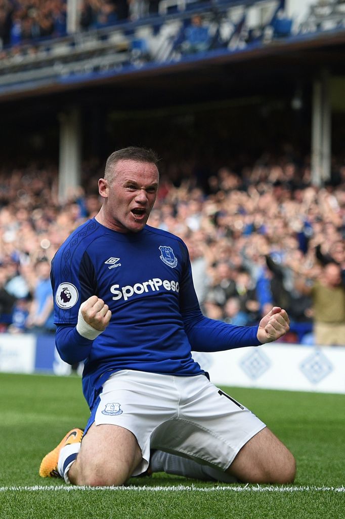 Squawka_Live's tweet photo. Wayne Rooney celebrates scoring his first Premier League goal for Everton since rejoining from Manchester United. https://t.co/UPnoZmD6fe