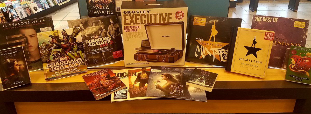 BNNatomas's tweet photo. There's #somethingforeveryone at #BNVinylWeekend! Stop on in for 10% off on all #vinyl and 30% off on #CrosleyTurntables thru Sunday, 8/14. https://t.co/CpduFFMXrn