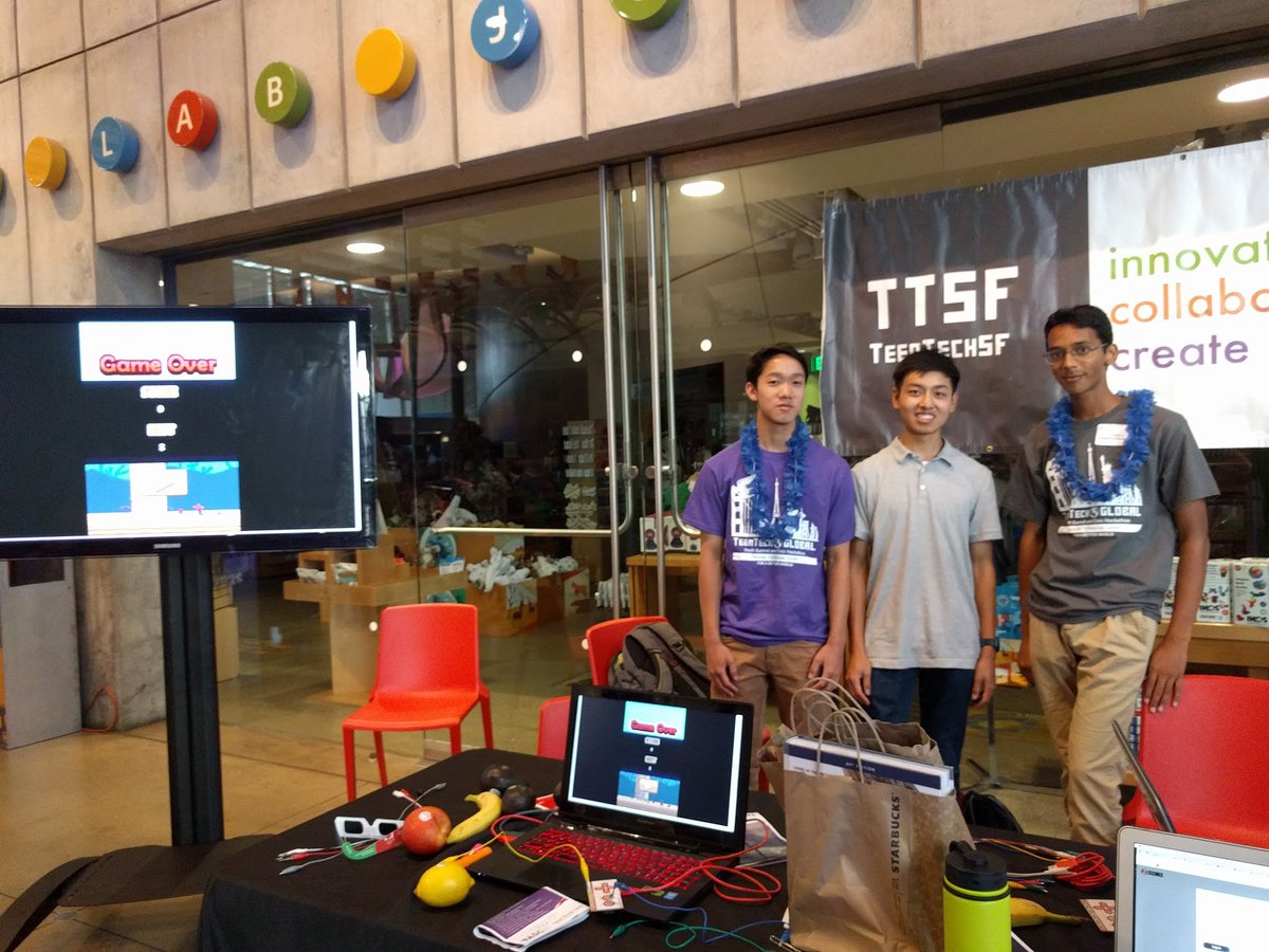 teentechsf's tweet photo. Setup 4 @TeenTechSF @MakeyMakey workshop @CalAcademy #TeenScienceNight: Plasma screen, laptop, MakeyMakey, bananas, lemons, avocados - CHECK https://t.co/g4sknpQZrH