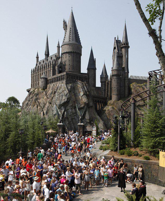 LordVoldemort_S's tweet photo. Ojalá pasar las vacaciones en el parque temático de Harry Potter. https://t.co/VrDo825Yt8