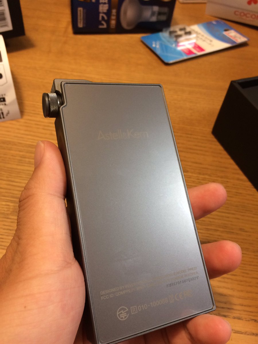 UkleT6's tweet photo. AK100II買いました！！
四万弱で安かったのとスッキリした音が好みでした(^^)v
大事に使って行きます。 https://t.co/aDtfH5BxXh