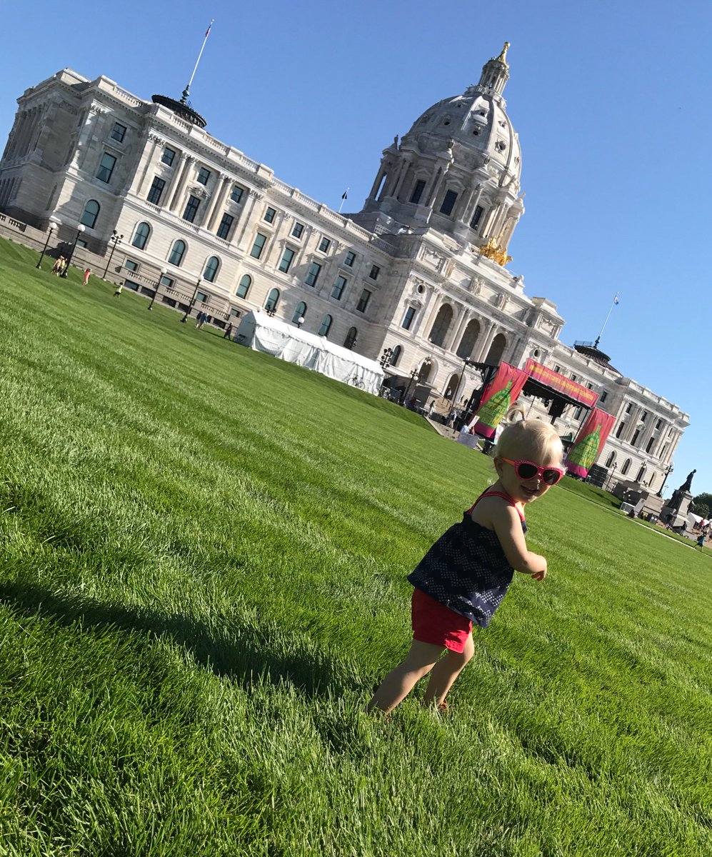 DelilahB37's tweet photo. At #myMNcapitol with the family! https://t.co/11jCk0EOIq