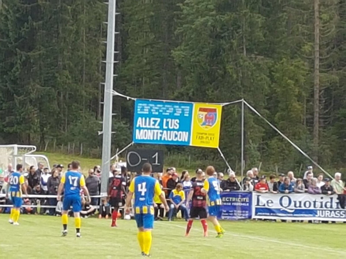 charlesjuillard's tweet photo. Coupe suisse de football, ou quand David affronte Goliath... bravo aux vaillants guerriers Jurassiens pour leur fougue!#USMXAM #CantonduJura https://t.co/Zcf98QBKsD