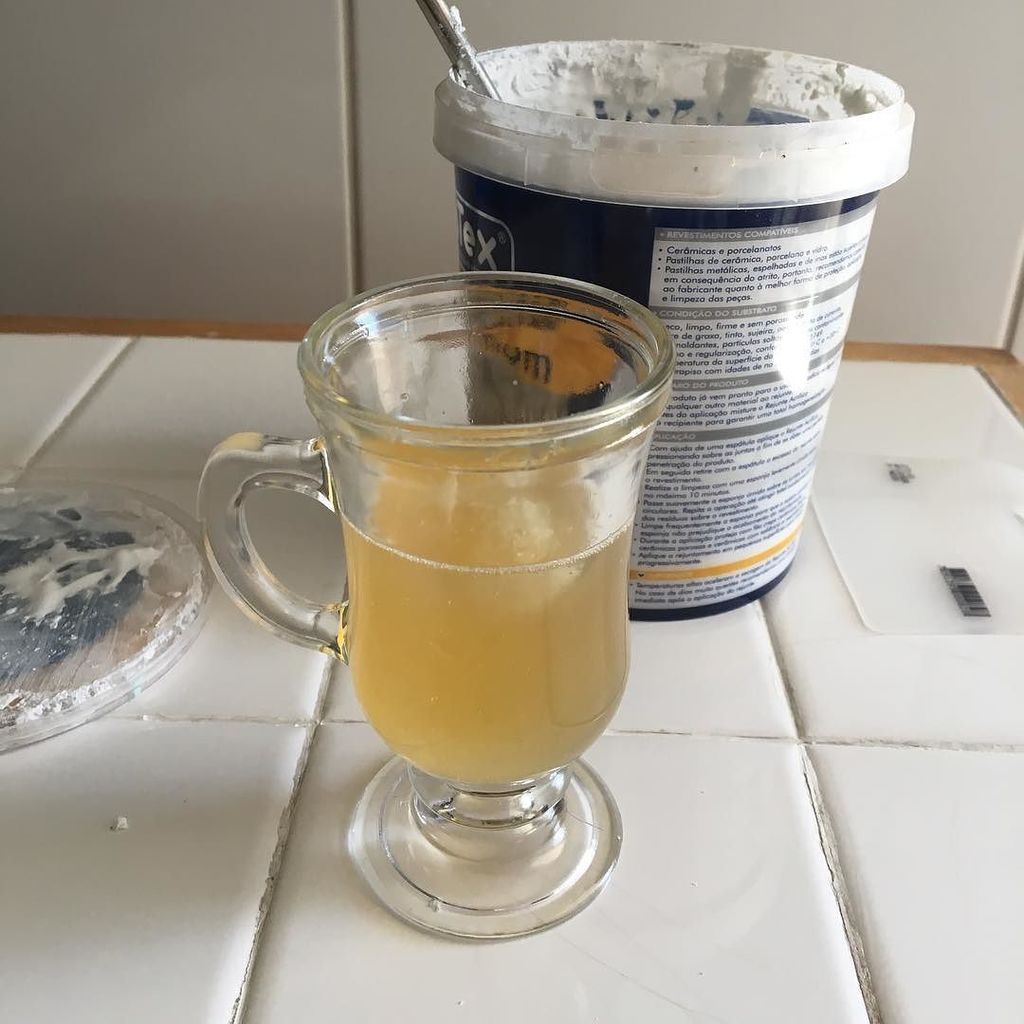 LukaLulukaArt's tweet photo. Mão na massa (de rejunte) + jun tea 😋
#diy #doityourself #rejunte #juntea #probiotics #probioticos #jun #lardocela… https://t.co/uyyMEFJHcK https://t.co/FCBntUiOwi