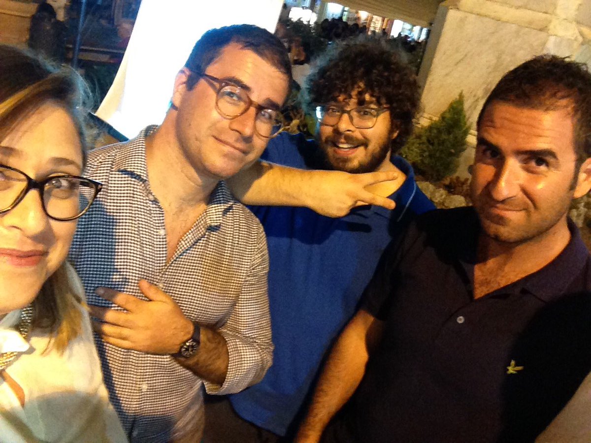 DeborahDeRose8's tweet photo. Ieri a #Tropea con @PeppeNaccarato @gioffo @domenicoros per raccontare insieme il #contest #bellacomeunfilm https://t.co/xPQUlrLpBK