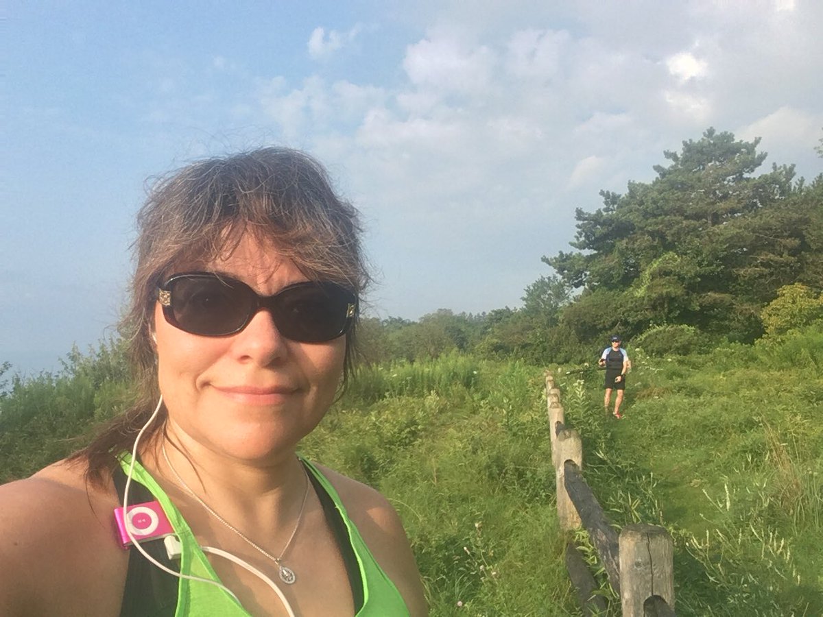 vlmulya64's tweet photo. Saturday morning #run 🏃🏻‍♀️done ✅ Beautiful day!  Have a great day!  #running #halfmarathontraining #whereirun #runpics https://t.co/BnbgrGPBmD