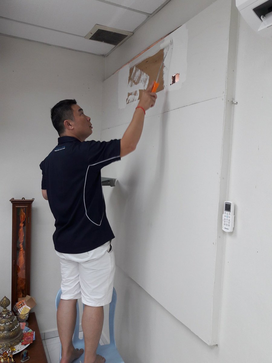 tenzindolkar016's tweet photo. We do cleaning & set up for tomorrow event at #KHJB
May our #event #success & bring more #dharma #knowledge to our members
#buddha
#wisdom https://t.co/FNDIFL0XL6