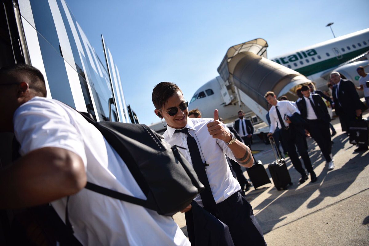 juventusfcen's tweet photo. 🛬 Touch down in the capital ⚪⚫

#FinoAllaFine #SupercoppaTIM https://t.co/VLh4W78c76
