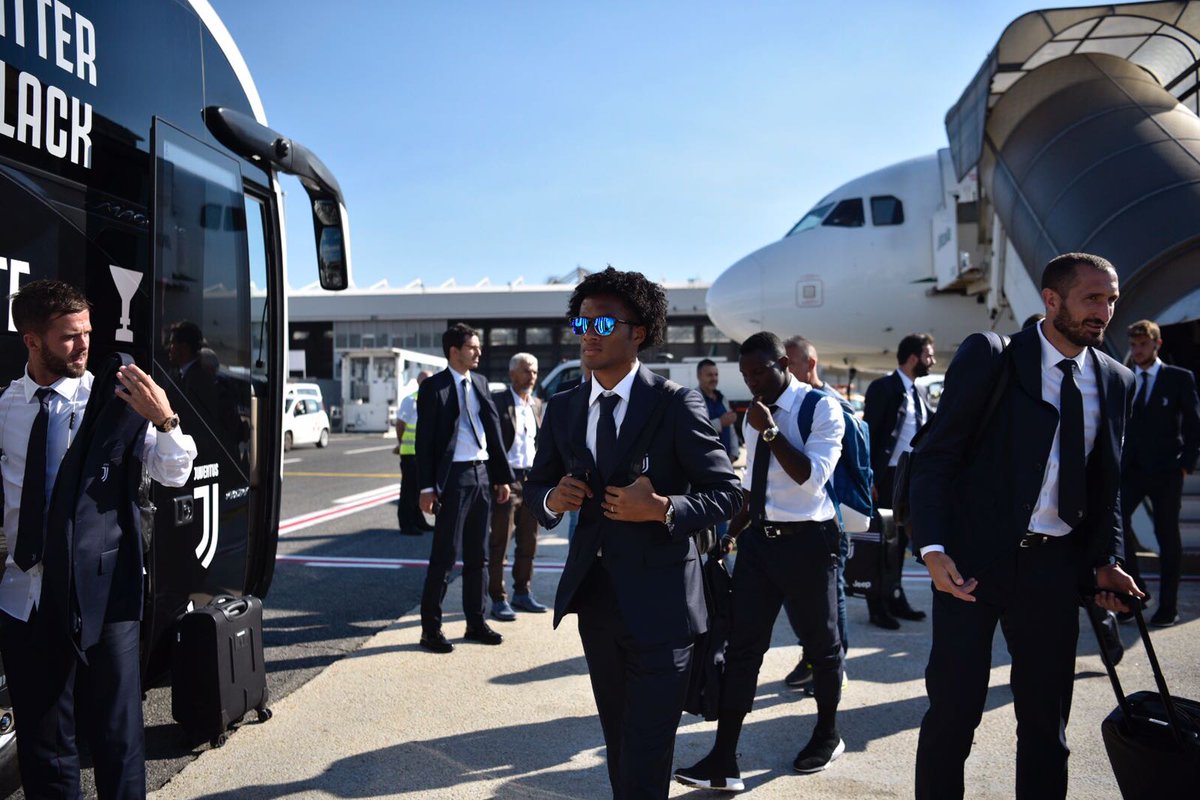 juventusfcen's tweet photo. 🛬 Touch down in the capital ⚪⚫

#FinoAllaFine #SupercoppaTIM https://t.co/VLh4W78c76