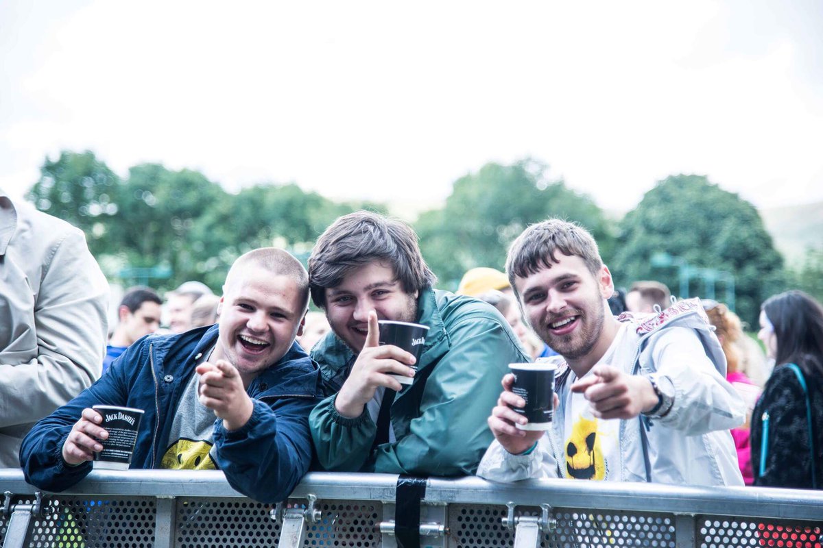 Blue skies and cotton clouds!👌⛅️ #cottoncloudsfestival #headintheclouds #saddleworth