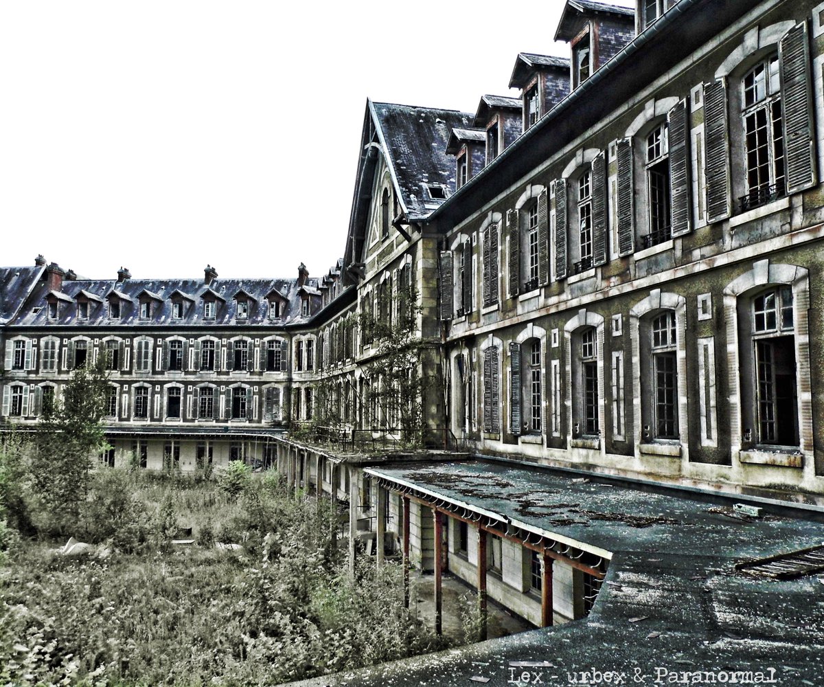 facebook.com/urbexandparano… #urbex #paranormal #PVE #spiritbox #hauntedhouse #sanatorium #photography #france #abandoned #decay #urban #ghost