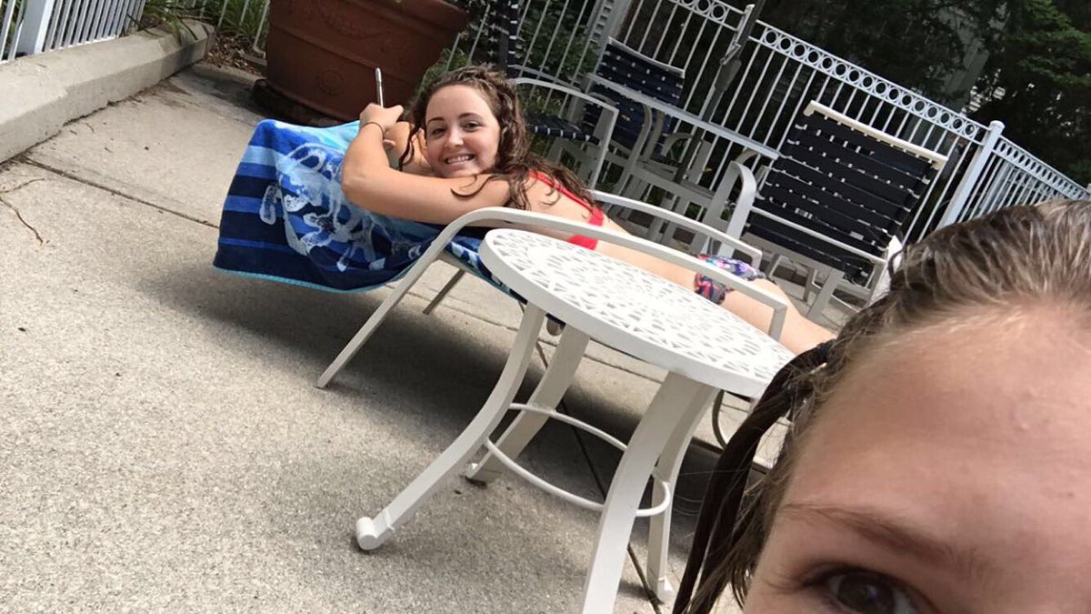 Grtchn_Anderson's tweet photo. Happy Birthday twin!!!❤️ @paigeradman https://t.co/f0qV4gf5BI