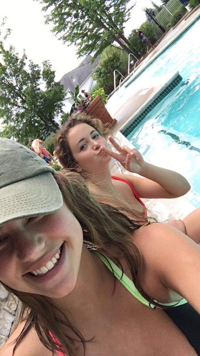 Grtchn_Anderson's tweet photo. Happy Birthday twin!!!❤️ @paigeradman https://t.co/f0qV4gf5BI