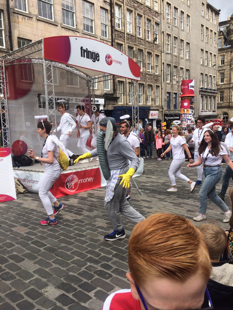 TrickyBiscuitTC's tweet photo. @STAG_Online Thanks for inviting Eddie to dance! He loves a boogie #GodLTD #JunkinHisTrunk #EdFringe https://t.co/mVsQORGh2e