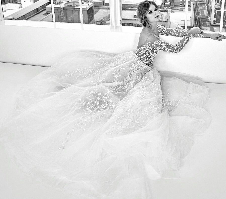 FashionweekNYC's tweet photo. Beautiful Dresses from the Zuhair Murad Spring 2018 Bridal Collection 😍😍😍 https://t.co/7EQ5Ch9tF9
