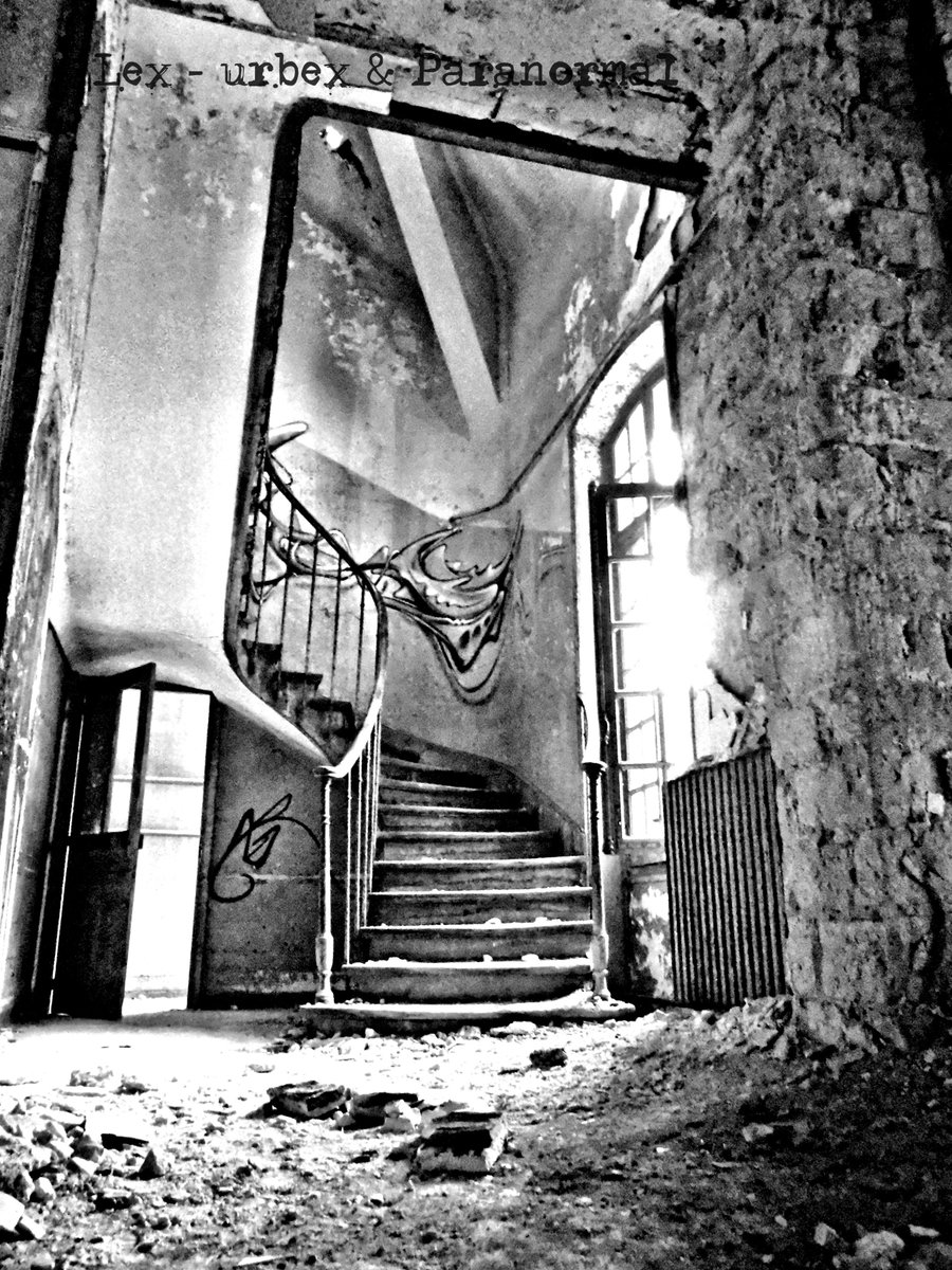 facebook.com/urbexandparano… #urbex #paranormal #PVE #spiritbox #hauntedhouse #sanatorium #photography #france #abandoned #decay #urban #ghost