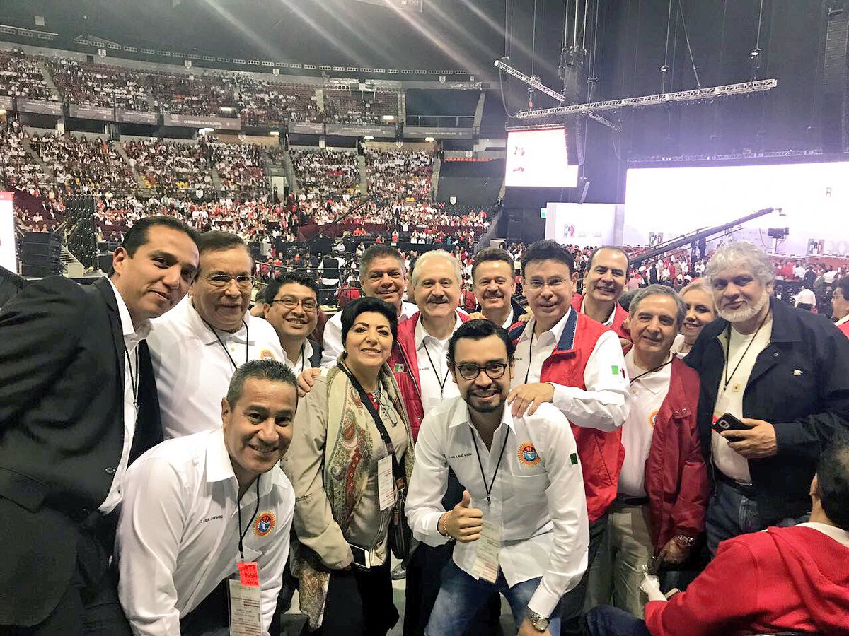 LuisBaez_MX's tweet photo. Ya estamos en el palacio de los deportes presentes en la #XXIIAsambleaNacional @PRI_Nacional #BuenSabado #CTMConElPRI #SoyCTM https://t.co/BreHcwqV9A