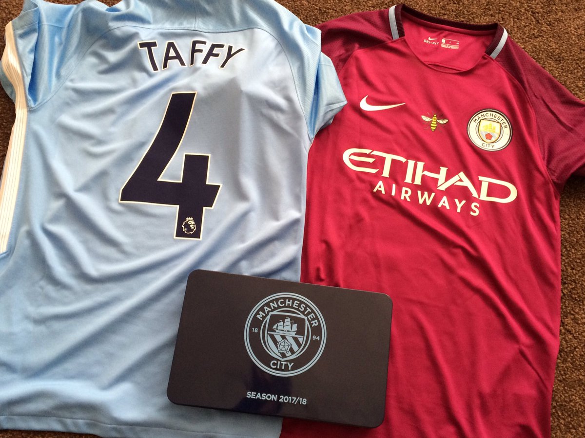sheikhemm's tweet photo. All Arrived just within time.....
All ready now....
Come on City #CTID @ManCity https://t.co/bqZEGceNLU