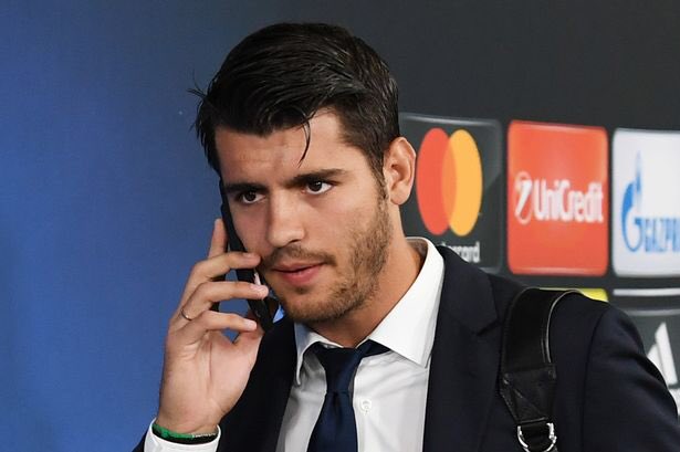 juvefcdotcom's tweet photo. ' hello max? Yeah it's me....i made a mistake ....You still need a forward?' https://t.co/4FPMbynv23
