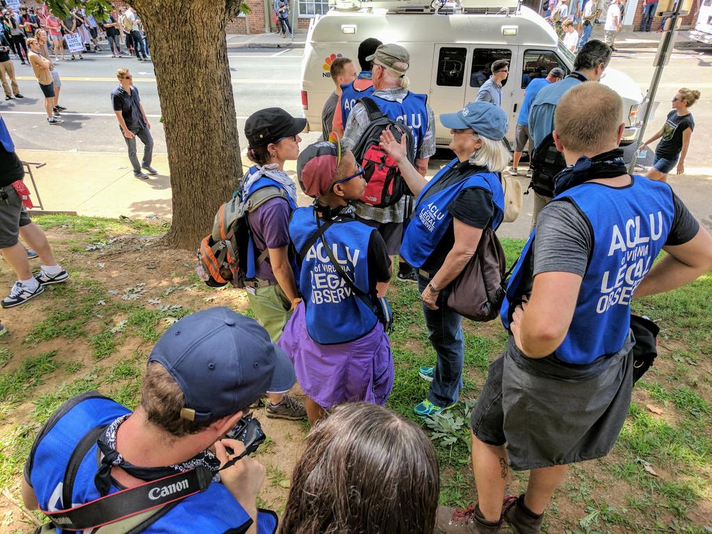 Our legal observers regroup to discuss what to do next. We will be here until the end. #Charlottesville