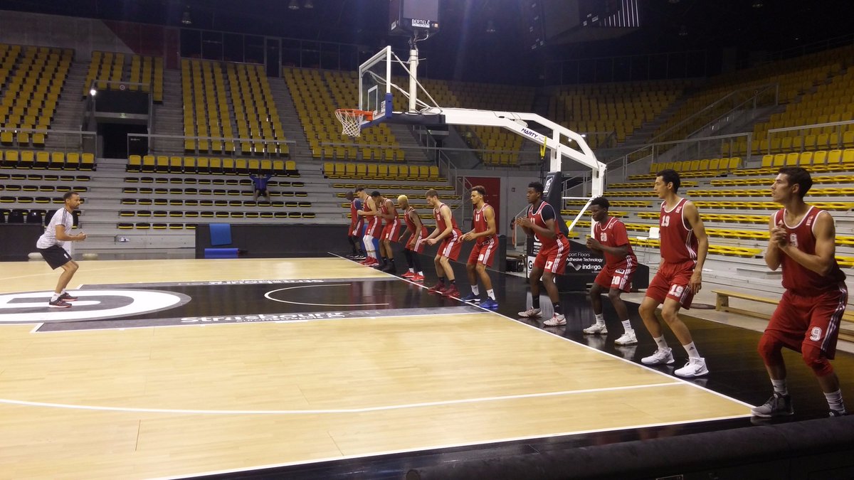 sigstrasbourg's tweet photo. La @sigstrasbourg a repris le chemin de l'entraînement aujourd'hui 😀 #GoSIG #SIGArmy https://t.co/efh1kt7IHo