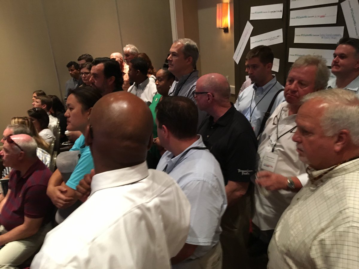 OEVforBusiness's tweet photo. It was #StandingRoomOnly when the #PLACETeam discussed catalyzing a vibrant and diverse community #TLHConf2017 #FLCapital4Biz https://t.co/m7RlvInHa2