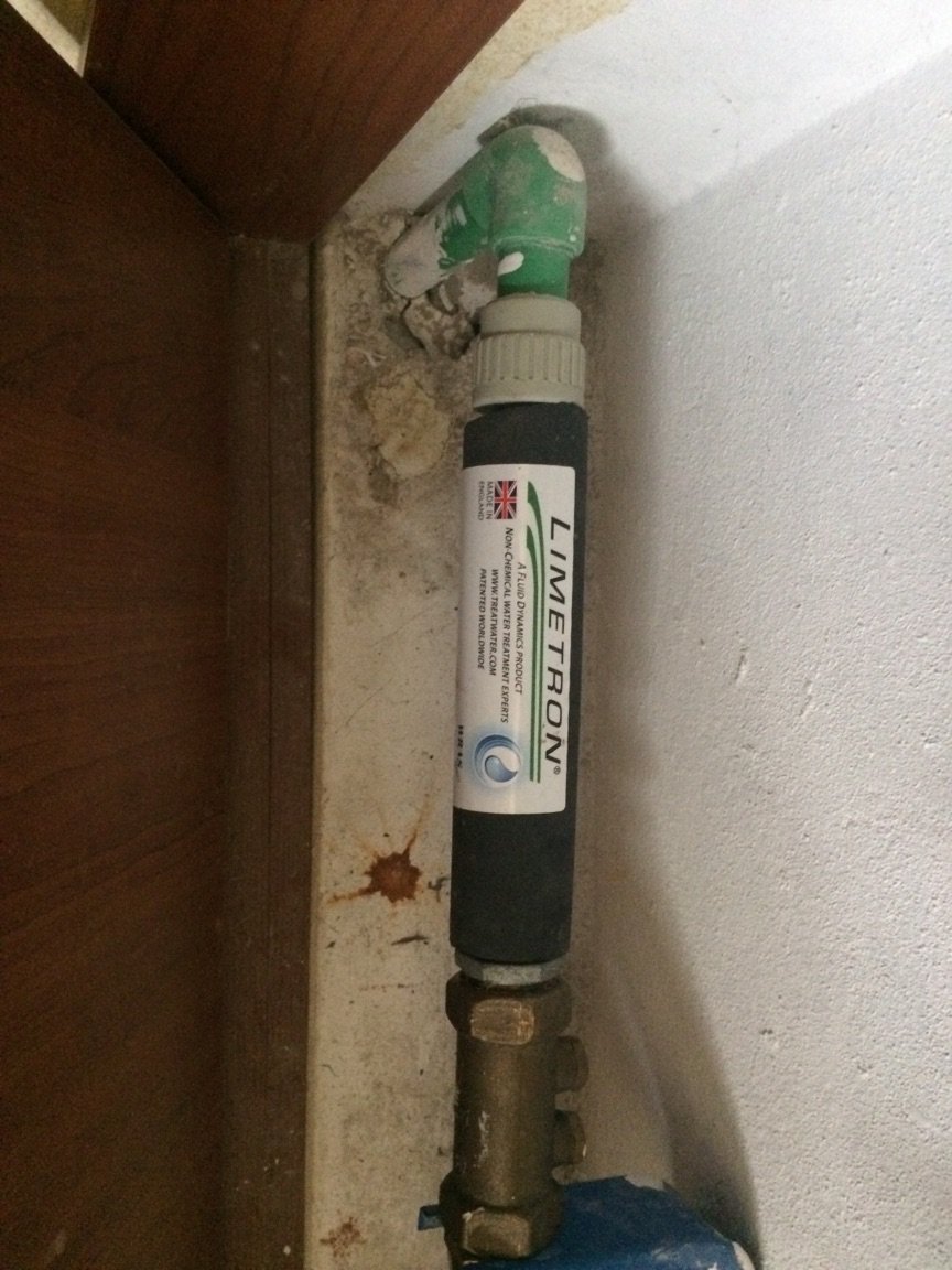 Innovenergy's tweet photo. #Limetron skutecznie zabezpiecza przed kamieniem pralki, zmywarki, żelazka, czajniki, bez konieczności stosowania odkamieniaczy chemicznych. https://t.co/cGtGKtpSAv