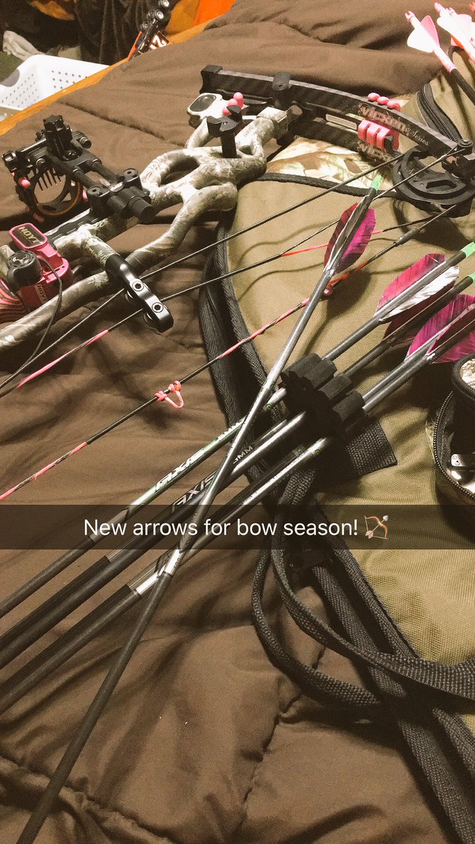meghaywood18's tweet photo. Just a few more weeks and it's go time! #hoyt #easton #axisarrows https://t.co/QDpLiCg902