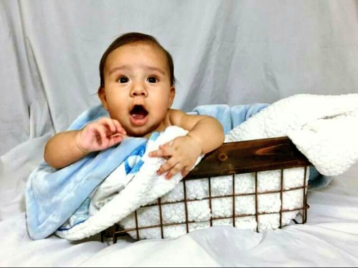 dianalafresita's tweet photo. @nestbedding baby Jo is surprised him and his momma haven't been hired as #professionalnappers yet https://t.co/SDRLIs5Bqu