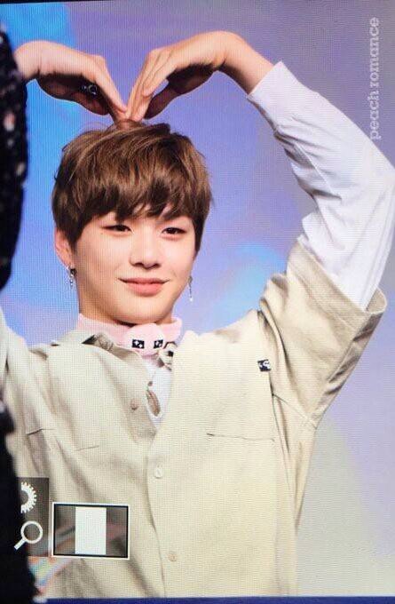 Kngsdniel's tweet photo. @infiniteyoonges /love/ :v https://t.co/1KMwOMR0Th