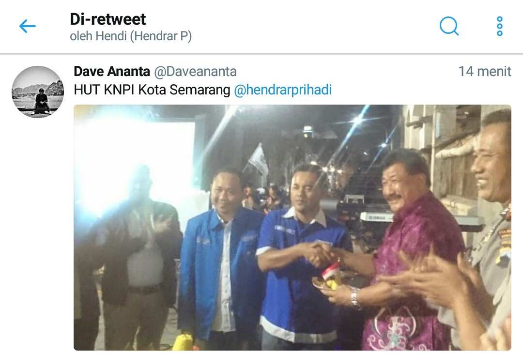 Daveananta's tweet photo. Saya kira sudah sare,ternyata Walikota saya masih sempat menanggapi twitt yamg masuk malam" begini,Salut @hendrarprihadi https://t.co/tjv58Fd9Zh