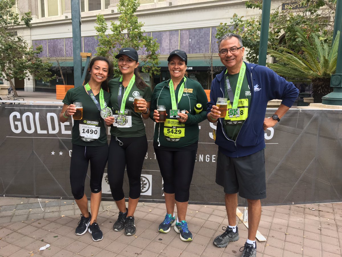 jenabird510's tweet photo. The Town's Half Marathon &amp; 5K with the entire fam!! Great job @gabisgem @JosephAkapepe @maciasd #RunOak 🏃🏽‍♀️🏃🏽‍♀️🏃🏽‍♀️🏃🏽 https://t.co/V8wcopg8P7