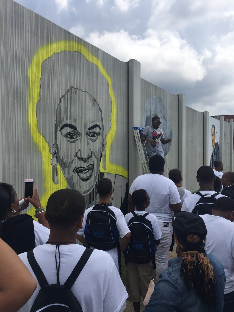 joanna_wingo's tweet photo. Young men learning about Buffalo's contributions to the freedom of enslaved Africans. Simply amazing!! 
#mbkbuffalo https://t.co/vRezfsDAAA