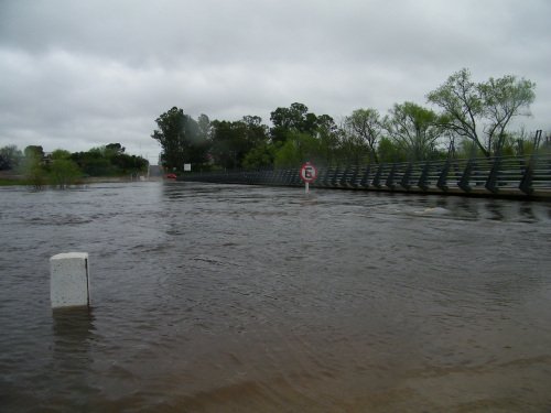 Son aproximadamente 40 los pasos cortados por la crecida de ríos y arroyos en nuestro departamento. En nuestra ciudad precipitaron 97 mm.