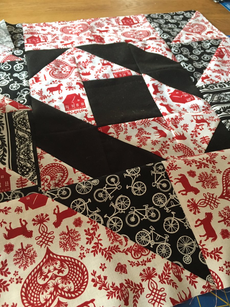 HeartAndLaurels's tweet photo. Heavy hearted by the news out of the valley today--channeling my energy/anxiety into work on my #welcomeblanket quilt. Almost done. https://t.co/UixGvXrvSy