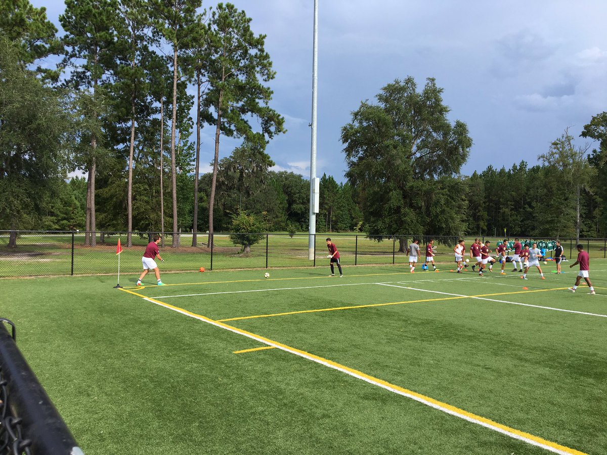 robsavannahjobs's tweet photo. @SavCloversFC warming up for their game in Richmond Hill #savcloversfc @Samrjones166 https://t.co/aUZTY2N6zb