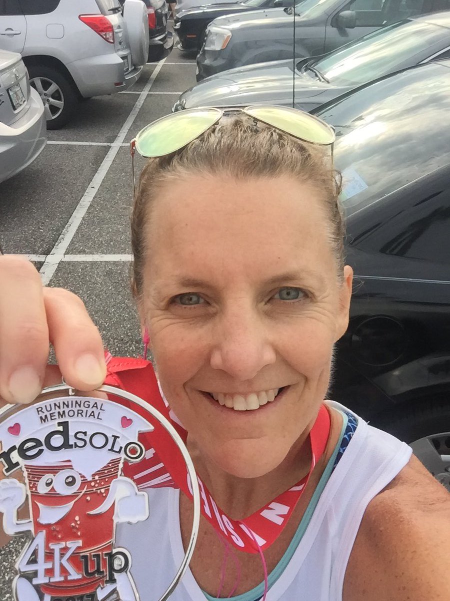 susanroeder's tweet photo. First 4K in the books for this girl. #RedSolo4Kup And a cool finisher medal! #RunWalkForLife https://t.co/bW6jpPj4yx